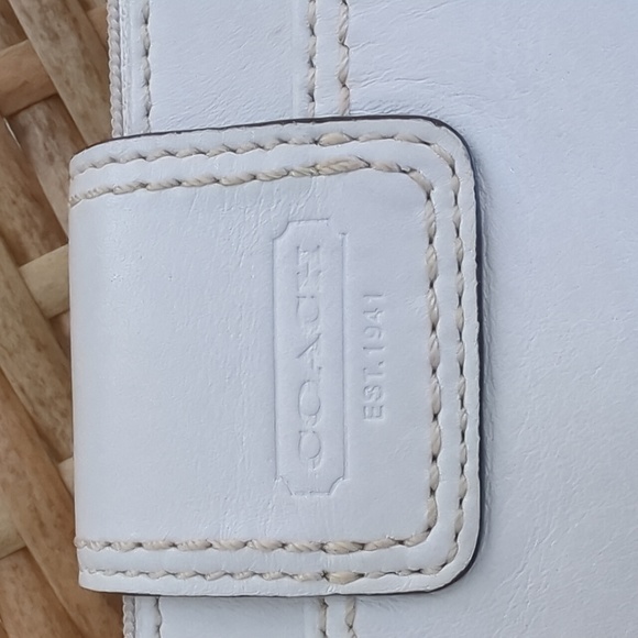 Coach Legacy Turnlock Large Leather Clutch Wristlet - Picture 12 of 15